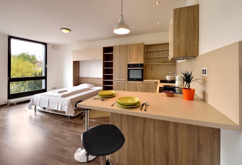 Ambiente Serviced Apartments - Dunajska บราติสลาวา ห้อง รูปภาพ