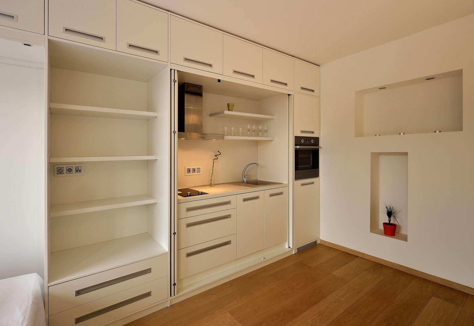 Ambiente Serviced Apartments - Dunajska บราติสลาวา ภายนอก รูปภาพ