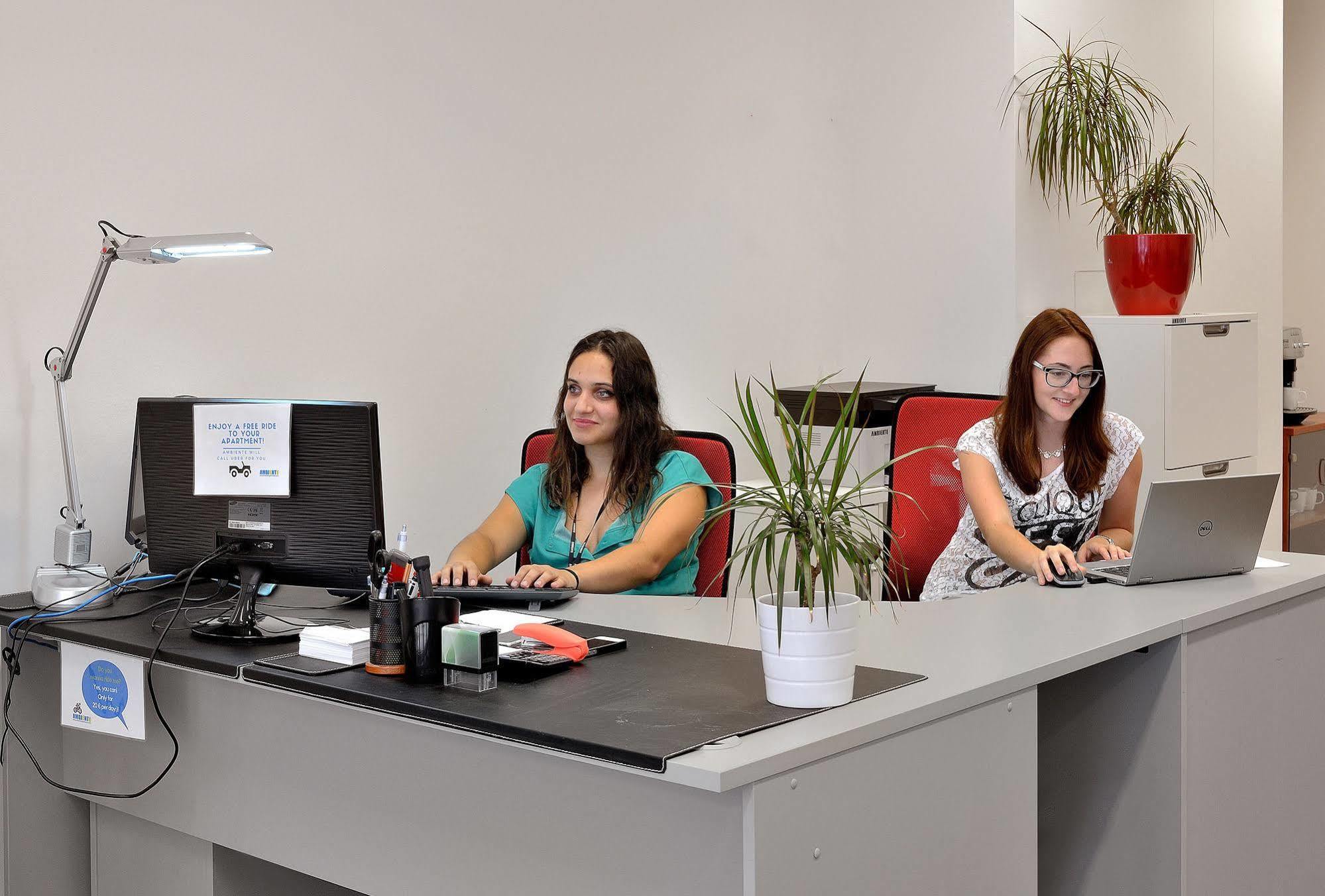 Ambiente Serviced Apartments - Dunajska บราติสลาวา ภายนอก รูปภาพ
